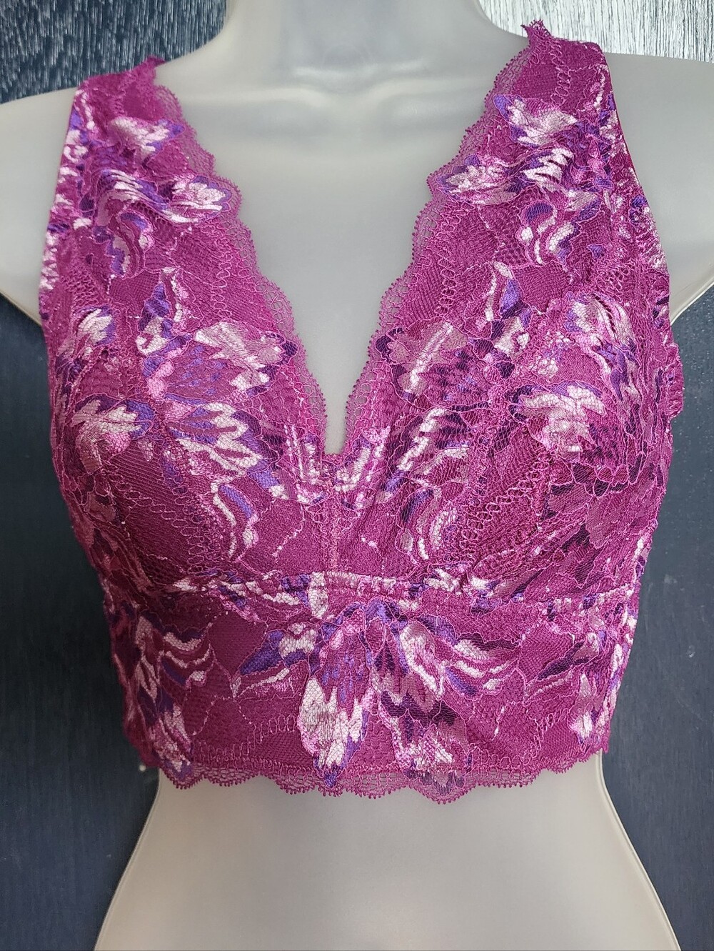 Casabella Women's Lace Bralette in Deep Fuchsia